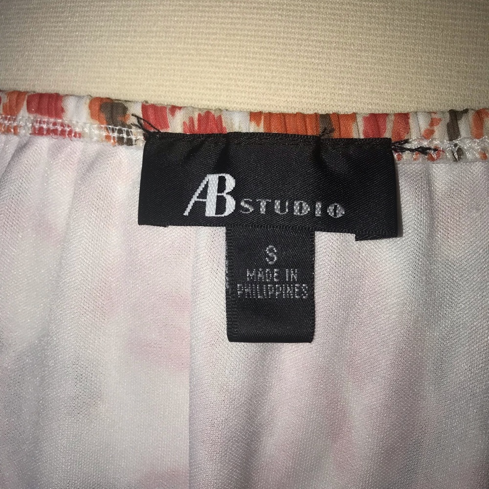 AB Studio halter top - Picture 5 of 7